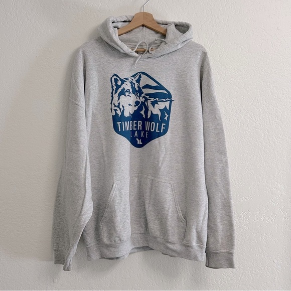 Gildan Other - Gray Timber Wolf Lake Graphic Hoodie Heavy Blend Size 2XL
